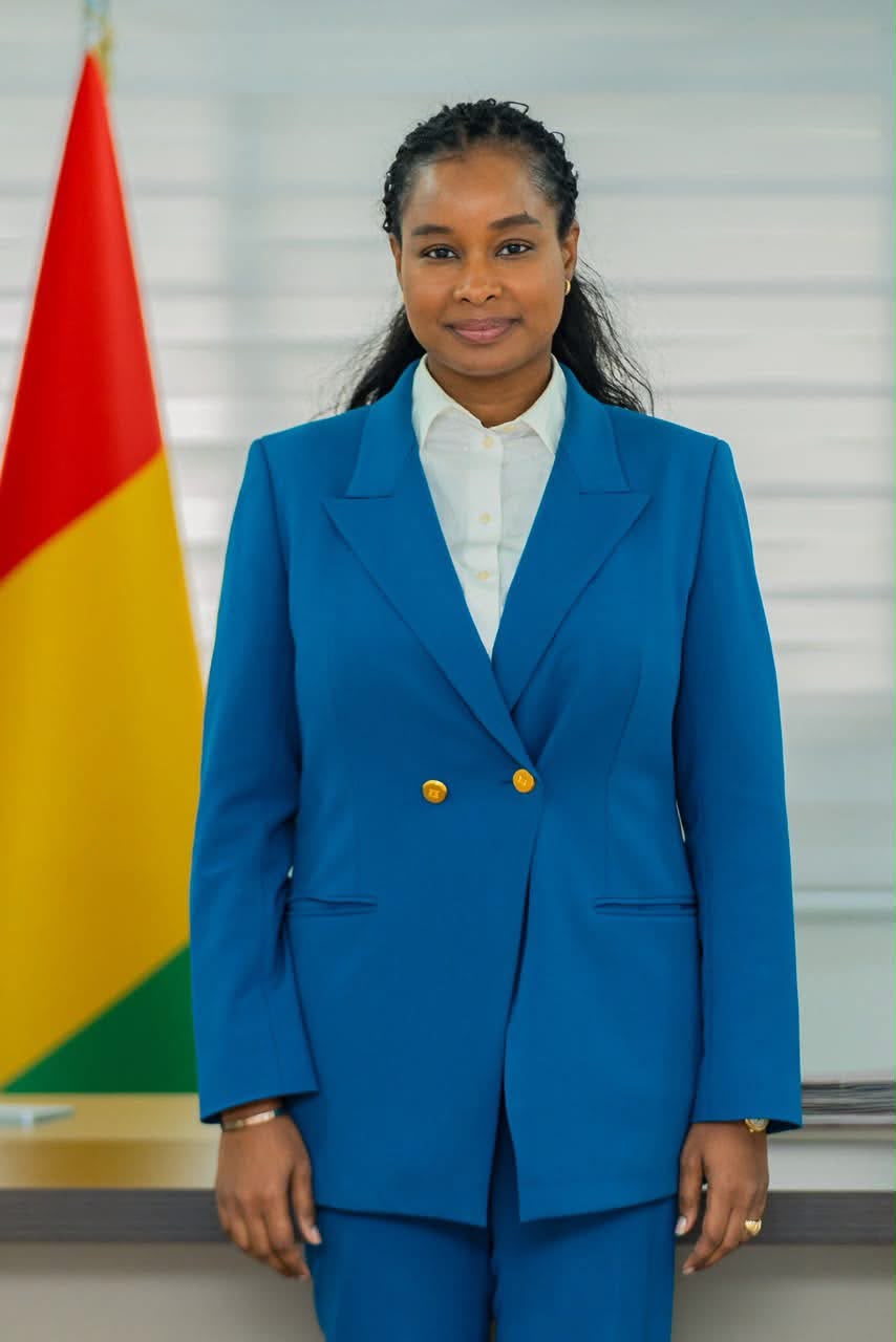 Madame la Ministre de l'Enseignement Supérieur